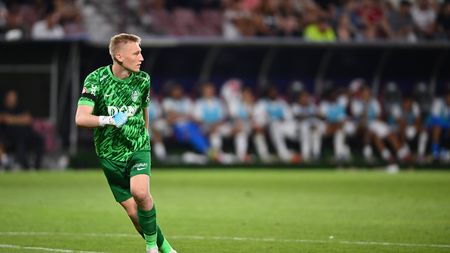 Ciocnire terifiantă în CFR Cluj – Farul. Hindrich și Cojocaru s-au izbit violent și amândoi s-au ales cu accidentări grave și n-au mai putut juca!