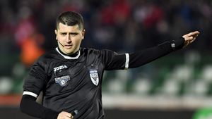 Se cer măsuri dure împotriva lui Andrei Chivulete, arbitrul care a oprit jocul dintre Sepsi și FC U Craiova: „Trebuie să fie sancționați și el și observatorul! Au greșit, au provocat toată situația” | VIDEO EXCLUSIV ProSport Live