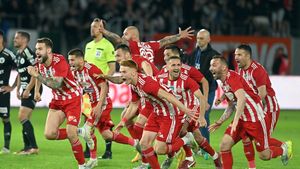 U Cluj își întărește apărarea cu un fost fotbalist de la Universitatea Craiova și Sepsi! Anunțul „șepcilor roșii”