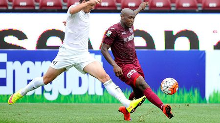 EXCLUSIV | Povestea unuia dintre cele mai interesante transferuri din Liga 1. Descoperit la 16 ani de Ilie Dumitrescu, lăudat de Harry Redknapp: "Are tehnică bună și e rapid"