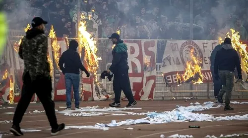 FOTO & VIDEO | Incidente la Panathinaikos – Olympiakos. OFICIAL: Ultrașii au făcut haos, derby-ul Greciei nu se mai reia din cauza incidentelor violente. Prima ipoteză: 0-3 la masa verde și șase puncte depunctare