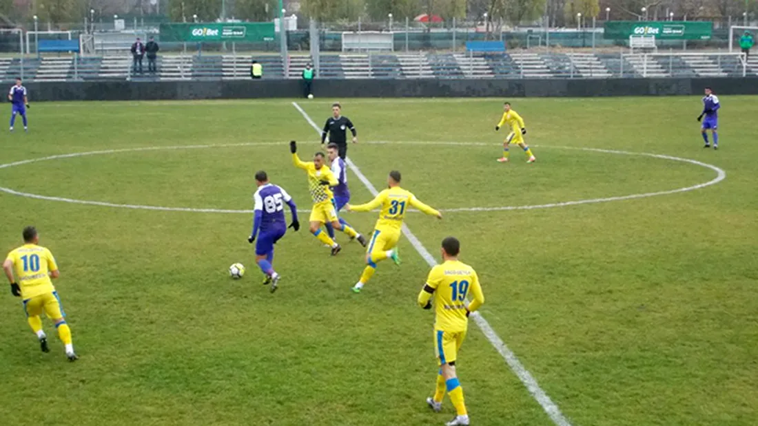 Chin hibernal, fotbal hibernat!** Fostele prim-divizionare ACS Poli și Daco Getica au remizat la Timișoara. Alb-violeții au încheiat turul pe ultimul loc