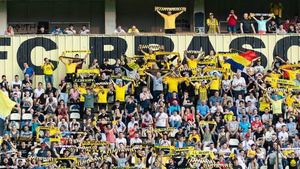 Noul FC Brașov va avea la temelie ACS Scotch Club, o asociația la care membru este și primarul Allen Coliban, și Corona, clubul detestat de suporterii stegari. Propunerea a fost votată de Consiliul Local Brașov