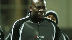 Becali încercă încă un transfer NEBUN: l-a pus pe N'Doye să JURE că nu mai face prostii!** Ce răspuns a primit de la "cel mai bun mijlocaș central din țară"