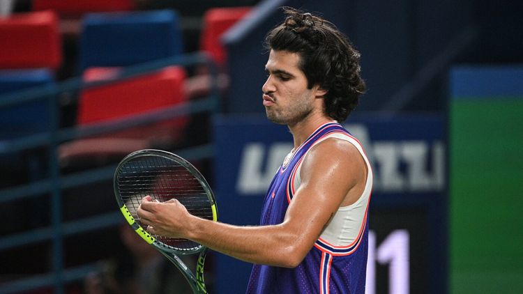 Carlos Alcaraz, scene șocante pe terenul de tenis din Shanghai: „Nu pot juca așa!”