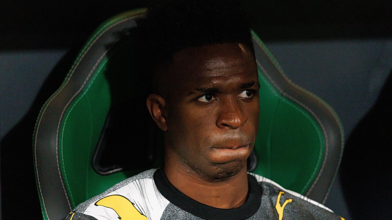 Liverpool și Manchester United sunt gata să-l transfere pe Vinicius de la Real Madrid