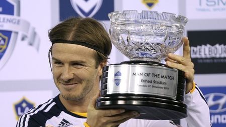 Telenovela "Beckham" a luat sfârșit! ** Convins de soție, starul englez a semnat prelungirea contractului cu LA Galaxy