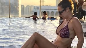 Cum arată „prima doamnă” de la Dinamo. Soția acționarului Andrei Nicolescu, apariții spectaculoase în costum de baie. GALERIE FOTO