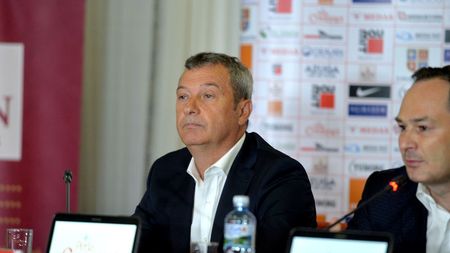 EXCLUSIV | Nume noi intră în atenția lui Dinamo! "Câinii" anunță: "Sunt jucători interesanți". Este vorba de doi români și un italian