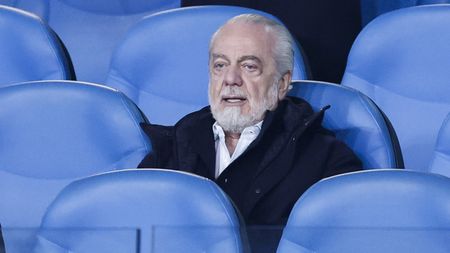 Cum vrea milionarul De Laurentiis să revoluționeze fotbalul: meciuri de 50 de minute, fără pauză, fără cartonașe roșii și fără simulări permise!