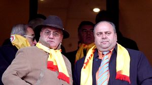 „Pinalty” e de nerecunoscut. Cum a ajuns să arate la 71 de ani Gheorghe Ștefan, fostul controversat patron de la Ceahlăul Piatra Neamț: a fost văzut alături de Gheorghe Chivorchian, omul său de încredere din anii de glorie ai Cooperativei