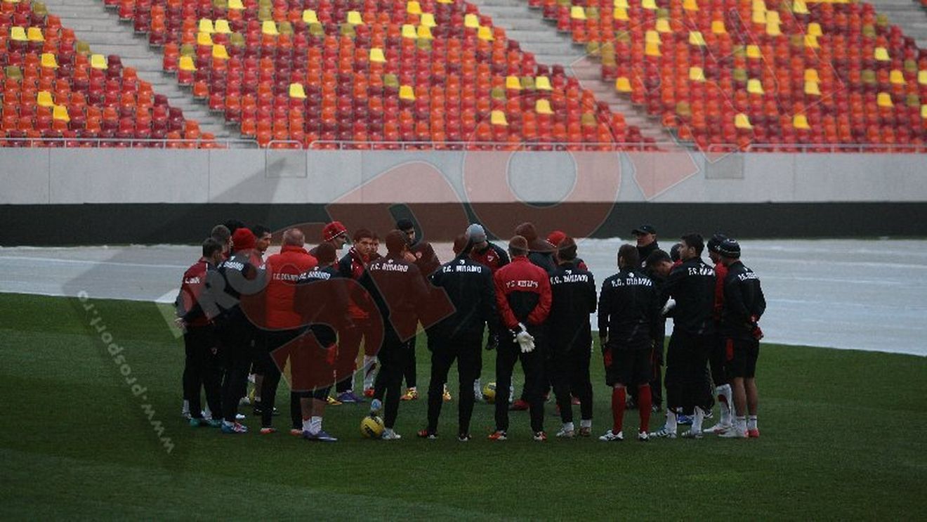 10.000 de bilete vândute pentru Dinamo - Gaz Metan Mediaș! FOTO Antrenamentul "câinilor" pe Național Arena