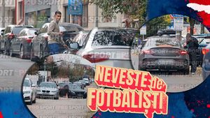 Dan Șucu a băgat salariile la Rapid! Alex Dobre și-a luat soția și s-au oprit direct la bancomat, de unde au plecat cu un teanc de bani. FOTO EXCLUSIV