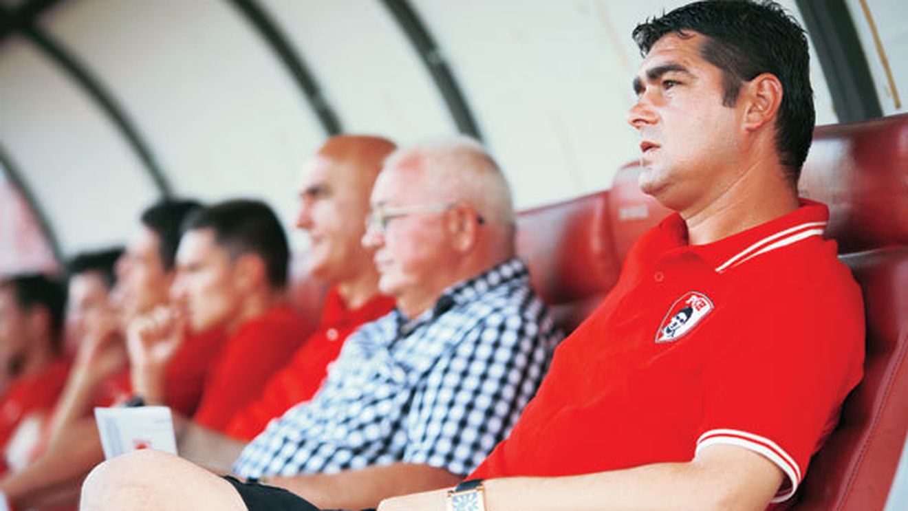 Ciobi are probleme de lot!** Bubă pe stânga