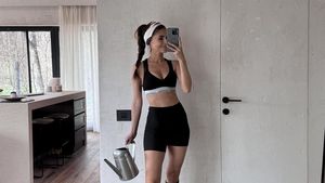 Ea e singura femeie din România care a avut bilet în galeria Olandei la meciul din optimile EURO 2024! Fosta iubită a lui Smiley a atras toate privirile cu frumusețea ei aparte. GALERIE FOTO