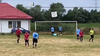 Arbitru lovit cu pumnul pe teren, la Brașov! Fotbalistul bătăuș, suspendat un an