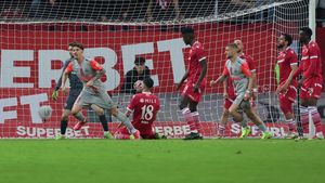 David Miculescu, gest sfidător pentru fanii lui Dinamo, după ce a marcat în derby! Jucătorul FCSB a văzut imediat cartonașul galben