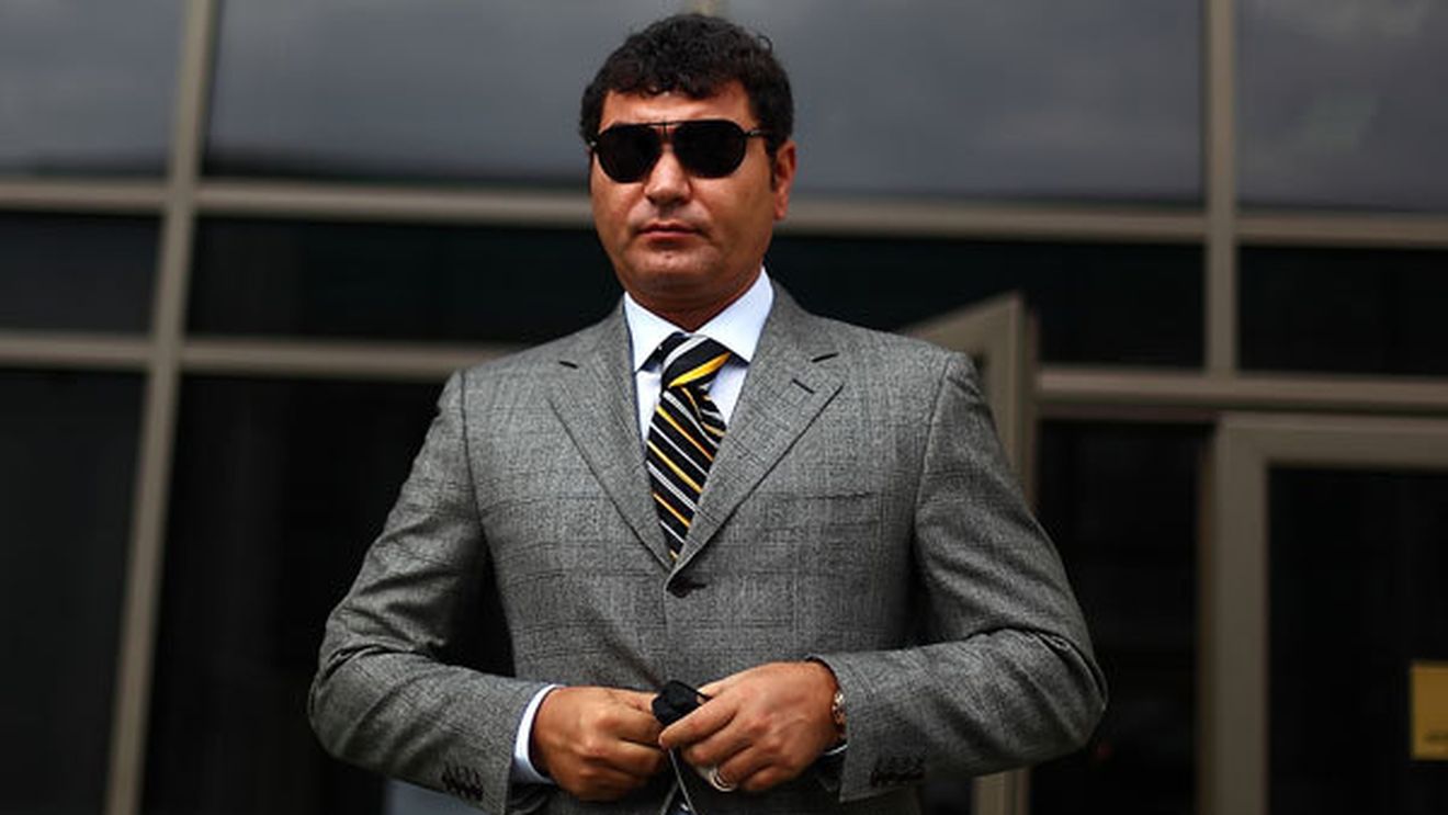 Borcea face senzație cu restaurantul său: "E cel mai bun din Miami Beach!"** Sarmale în meniul de Revelion! Prețul? Un chilipir :)