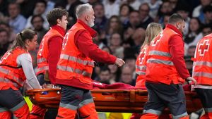 Momente de panică în Real Madrid - Benfica! Titularul „galacticilor” a fost scos cu targa