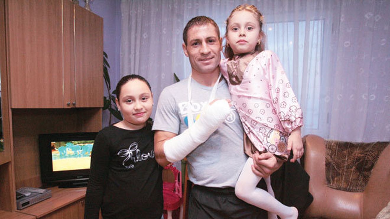 Viorel Simion a trecut printr-un adevărat COȘMAR: **"Am boxat cu mâna fisurată din repriza a șasea"