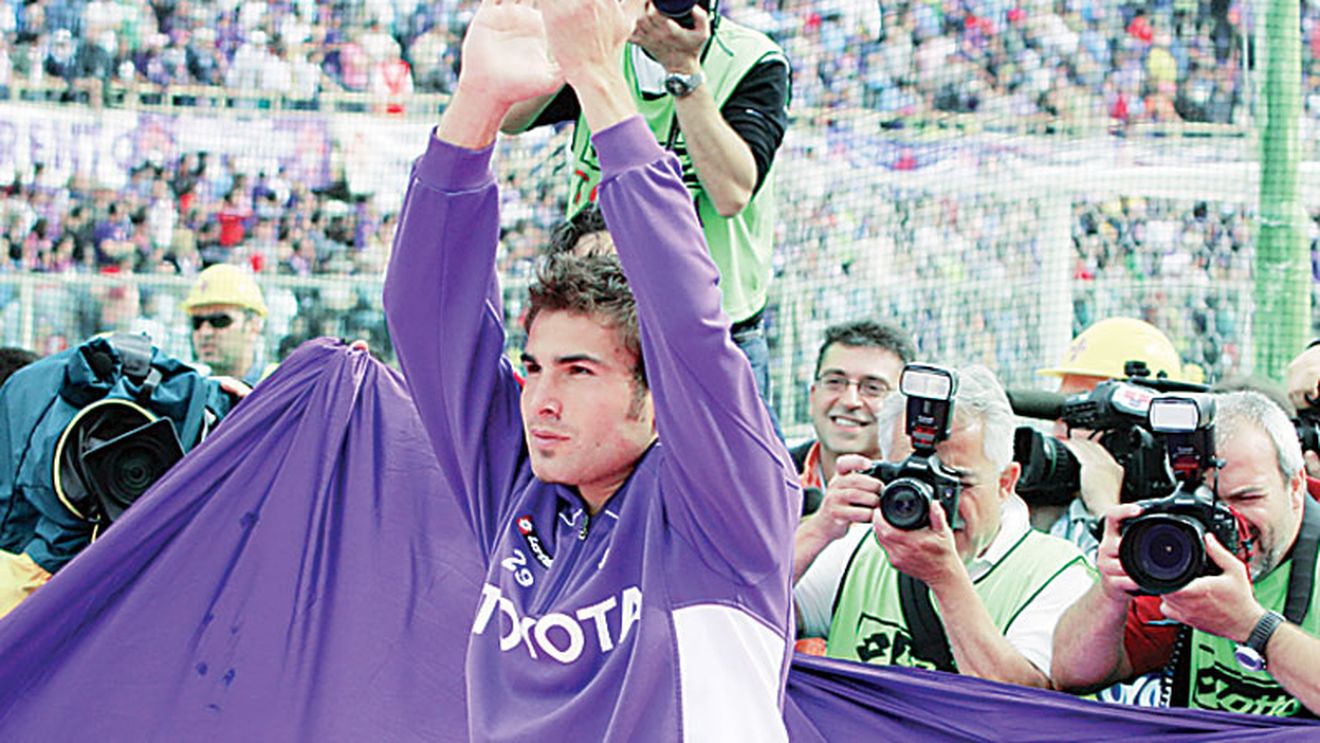 "Il fenomeno" Mutu rămâne violet pe viață