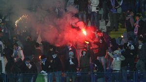 La Craiova ca pe Ghencea!** Suporterii se simt amenințați, nu se prezintă la meciul cu Ceahlăul!