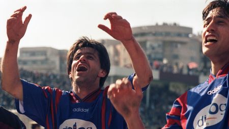 L-a avut căpitan pe Marius Lăcătuș și a spus cum se comporta acesta în vestiarul Stelei: ”Nici măcar înjurăturile nu le băgai în seamă”