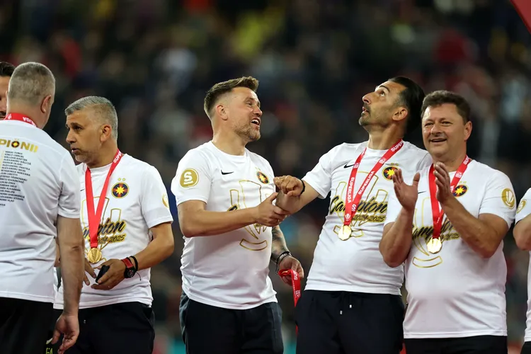 Ce vorbesc fotbaliștii FCSB în vestiar despre Becali: „Ai văzut pe TikTok ce a zis nea Gigi? Să-și facă talentul”