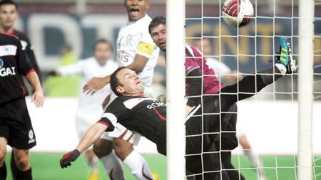 Gol din ofsaid!** Asistentul Cristian Nica a validat greșit al patrulea gol al Rapidului, la 3-3