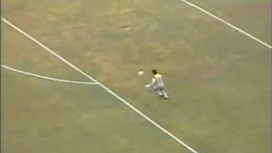 VIDEO** Așa ceva mai rar! Vezi un gol antologic din poartă în poartă!