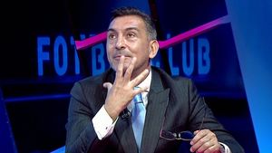 De la Anghel Iordănescu s-a inspirat Pep Guardiola! Ilie Dumitrescu povestește cum a descoperit fostul selecționer postul de „9 fals”: „El a fost primul care a jucat așa!”