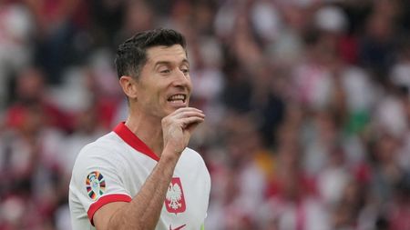 Fața ascunsă a lui Robert Lewandowski. Fiul de judoka pe care echipa lui Dan Șucu l-a ratat „la comision” iar Premier League l-a pierdut din cauza unui vulcan!