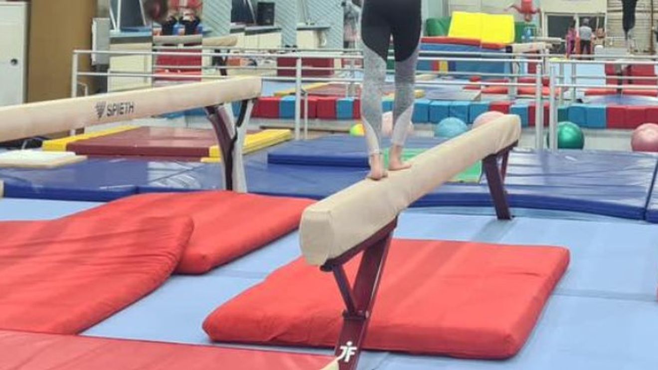 Direcția Generală de Asistență Socială și Protecția Copilului Caraș-Severin intervine în scandalul de la Reșița al puștiului agresat de propriii colegi din lotul de gimnastică!