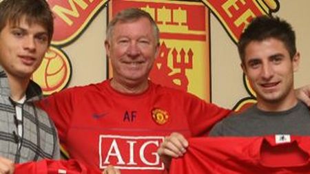 Atenție, Piți! Man.United a luat doi sârbi cu 20 de milioane!