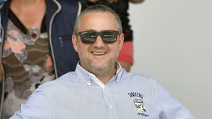 Acuzat că se bagă la echipă, Mihai Rotaru a răbufnit la tv. „Mi-am luat doar antrenori cu personalitate: Bergodi, Mangia, Cârțu! Sunt masochist?”. Patronul Craiovei a dezvăluit de ce a plecat Victor Pițurcă