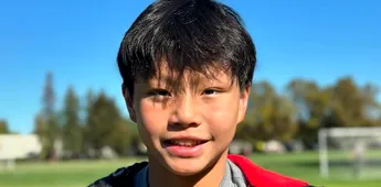 Un copil de 12 ani e noul fenomen la 100 metri liber, proba în care David Popovici și Zhanle Pan se luptă pentru aurul mondial. Americanul a devenit primul om din lume care a coborât, la vârsta lui, sub 55 de secunde