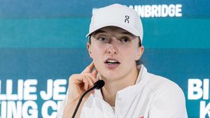 „Să-l sune pe Jannik Sinner şi să-l întrebe dacă ştie vreo şmecherie". Iga Swiatek, învățată cum să gestioneze cazul de dopaj