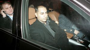 Shon,** miliardarul de carton