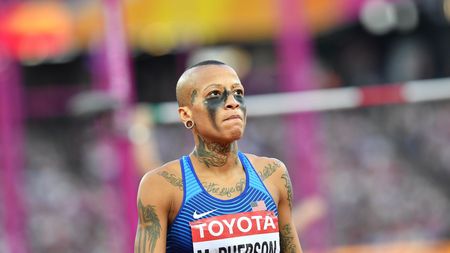 Cine e Inika McPherson, excentrica săritoare în înălțime cu 30 de tatuaje. Are doar 1,63 m, a fost depistată pozitiv cu cocaină în 2014 și a trăit o poveste de dragoste cu o sprinteră cunoscută | GALERIE FOTO