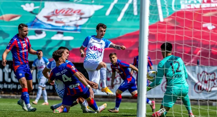 FC Bihor termină turul play-off-ului pe minus: pierde și cu Corvinul și se concentrează pe baraj. Erik Lincar: ”E foarte greu când joci în 10. Dacă ne deschideam, riscam să primim mai multe goluri”