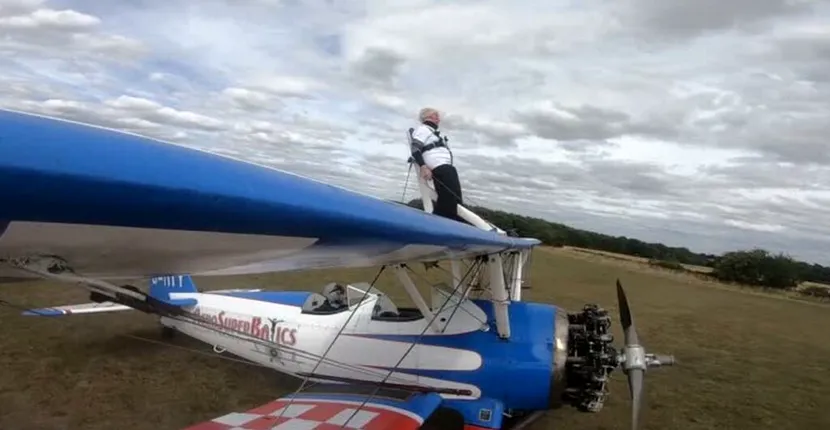 O femeie, în vârstă de 93 de ani, a zburat, legată de aripa unui avion. Am vrut să fac acest lucru pentru a-mi dovedi mie însămi că încă mai pot