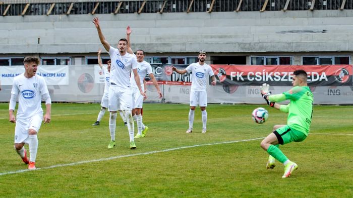 Afaceristul cu avere de 60.000.000 de euro a îngropat echipa de fotbal din Oltenia! S-a terminat: jucătorii sunt neplătiți de 6 luni și falimentul e inevitabil