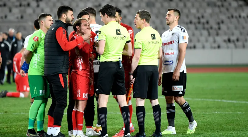 Doi arbitri de top, delegați la meciurile din prima etapă de Superliga, interziși de FRF! Unul dintre ei este cel care a declanșat scandalul monstru la Rapid - Sepsi | DOCUMENT OFICIAL