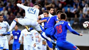 Deținătoarea Cupei s-a calificat în optimi. Gardoș și Markovic, la primele goluri pentru Universitatea. Craiova a fost oaspete pe "Ion Oblemenco"