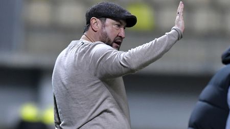 Viorel Moldovan îi „desființează” pe atacanții convocați de Mirel Rădoi. „Ce îi recomandă? Toți vor mingea la picior. Jocul puturoșilor”