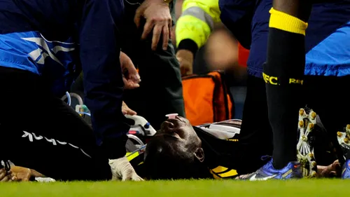 VIDEO Scene horror** la Tottenham - Bolton! Un jucător a căzut pe teren, meciul a fost întrerupt: 