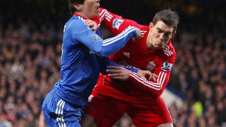 VIDEO "Reușitele" lui Torres:** un șut în peluză și unul în blocaj! Bonus: a fost pus la pământ cu o lovitură de K1