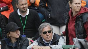 Ilie Năstase, "interzis" de jandarmi la Parada de 1 decembrie: "Sunt foarte supărat. E adevărat că m-am invitat singur, dar aștept scuzele de rigoare"