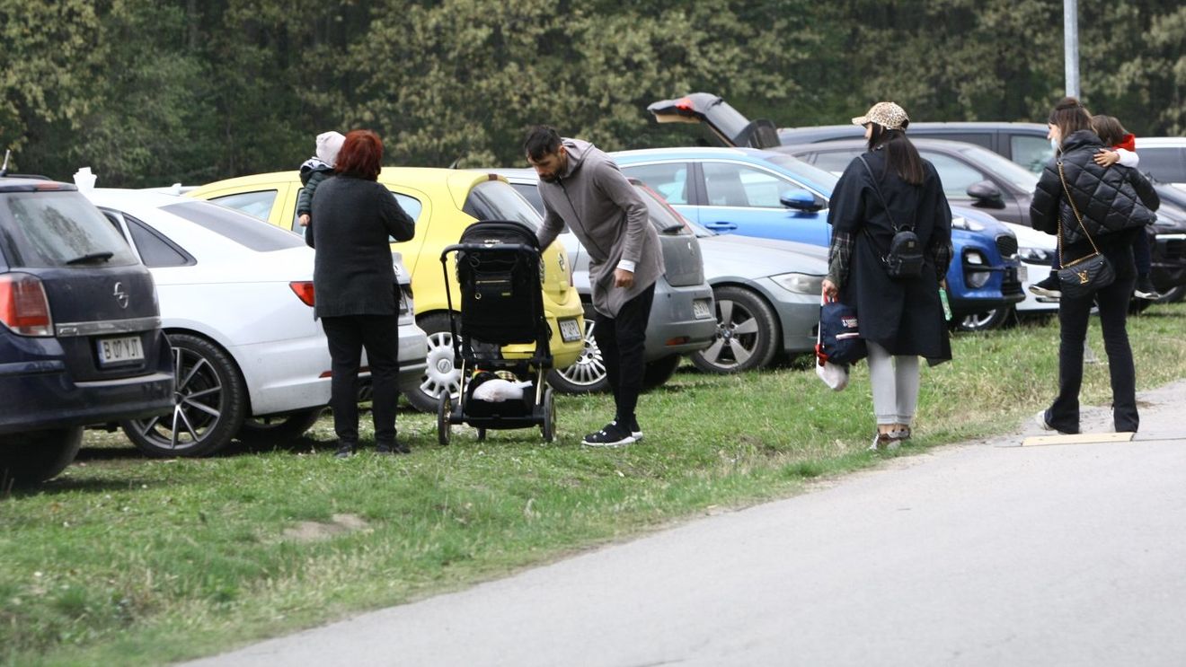 Budescu și Găman, plimbare cu familiile înainte să apară focarul de COVID-19 la Astra. Cei doi fotbaliști, surprinși în ipostaze rar întâlnite | FOTO EXCLUSIV