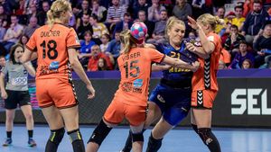 A prins trenul carierei în Franța! La o zi după ce a fost anunțat transferul la Gyor, Crina Pintea a fost desemnată cel mai bun pivot al Campionatului European. „Pot să spun că la Paris mi s-a schimbat viața"